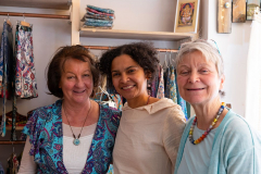 Die stolzen Ladenbesitzerinnen Tina Finkbeiner, Aline Ribeiro und Kirsten Friedrichs